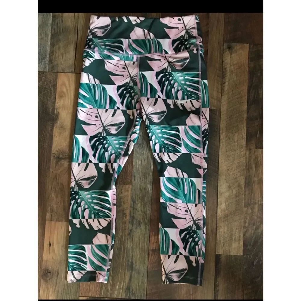 Nike dri fit size M leggings yoga Capri pants green leaf colorful ties inside